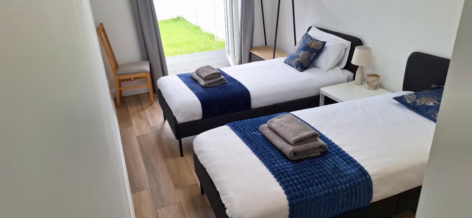 New 3 Bedrooms Flat In Ashford Near Heathrow Exterior foto