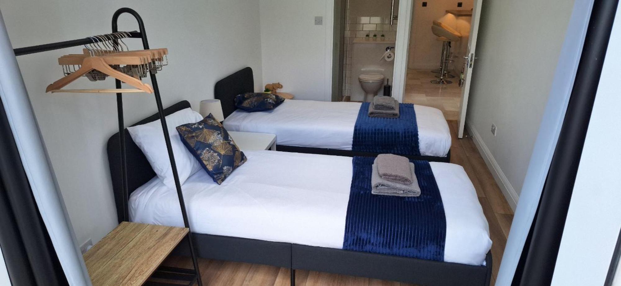 New 3 Bedrooms Flat In Ashford Near Heathrow Exterior foto