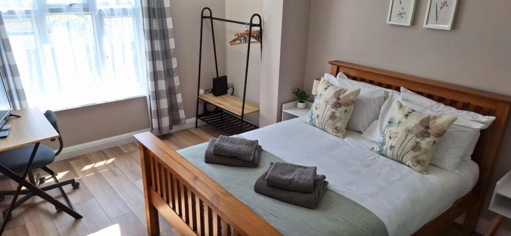 New 3 Bedrooms Flat In Ashford Near Heathrow Exterior foto